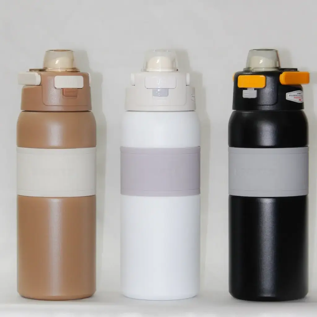 Premium Sports Water Bottle with Push-Button Lid & Silicone Grip – Leakproof (White)